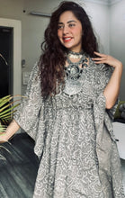 Load image into Gallery viewer, Grey Printed Kaaftan Set
